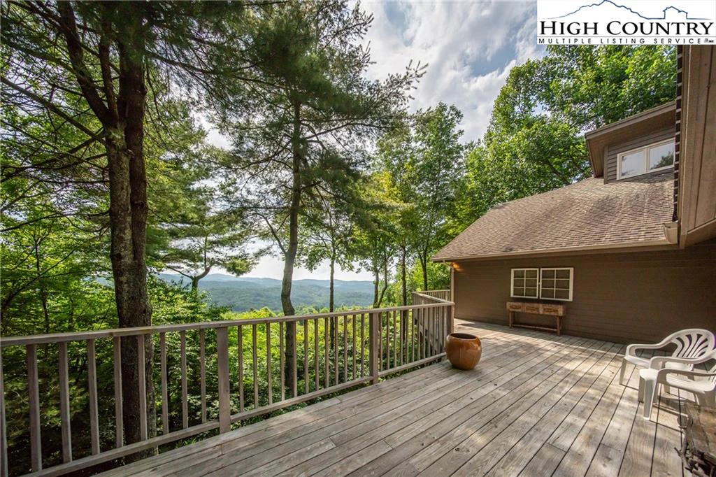 Image number 18 for the current listing
