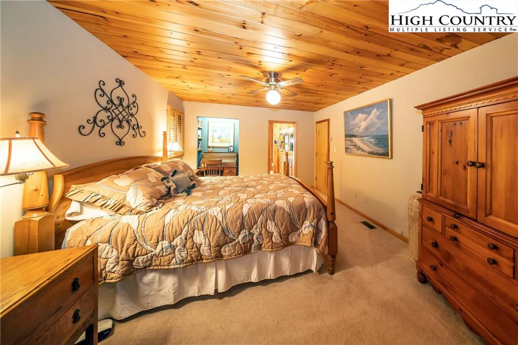 Image number 5 for the current listing