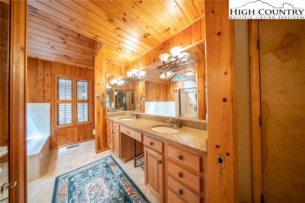 Image number 6 for the current listing