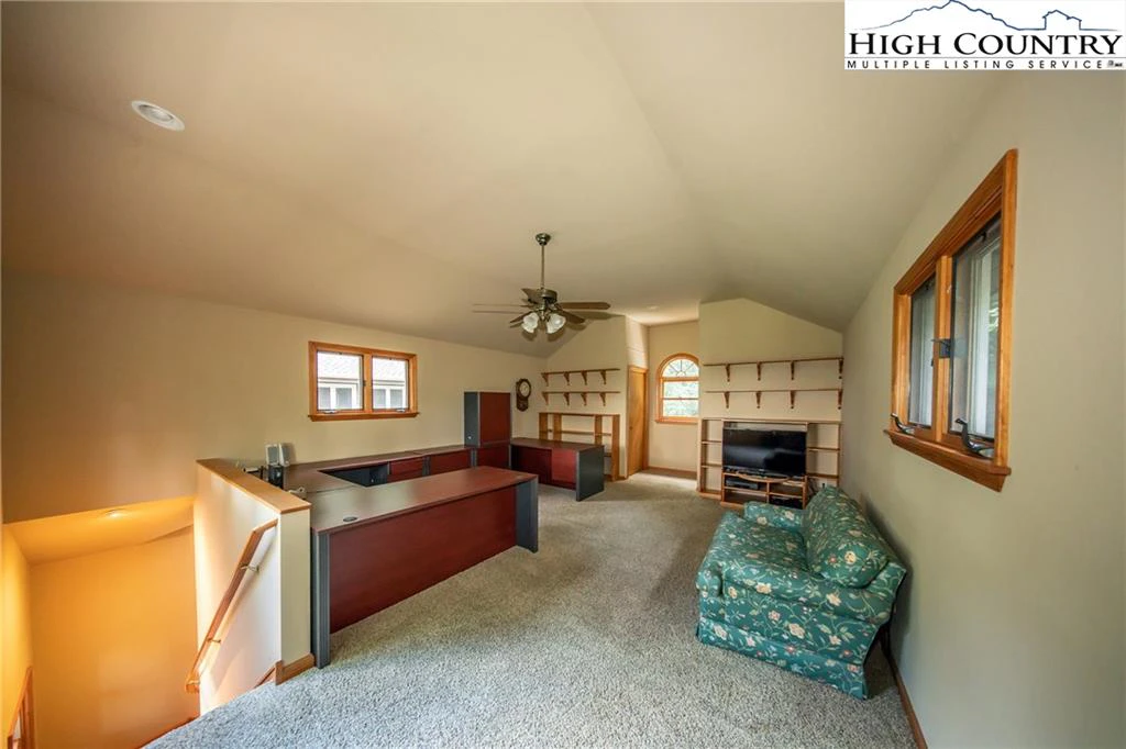 Image number 12 for the current listing