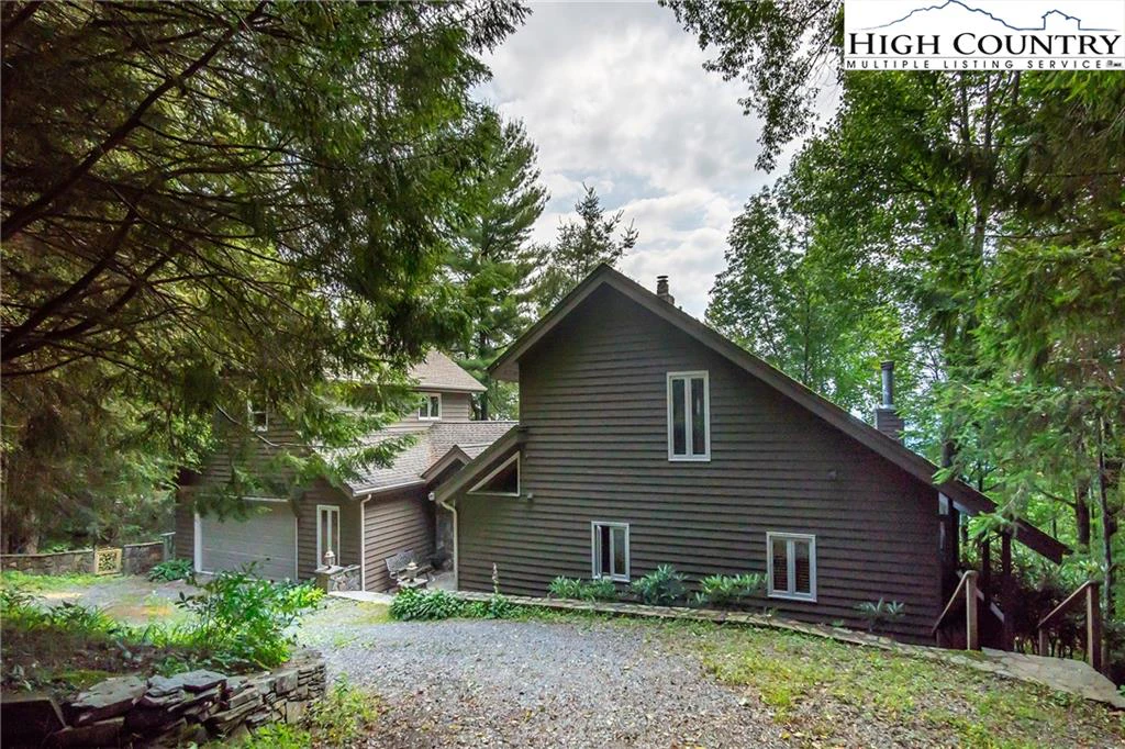 Image number 16 for the current listing