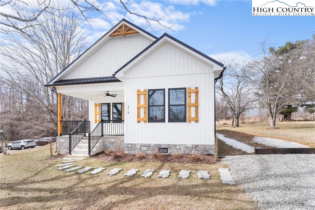 Image number 11 for the current listing