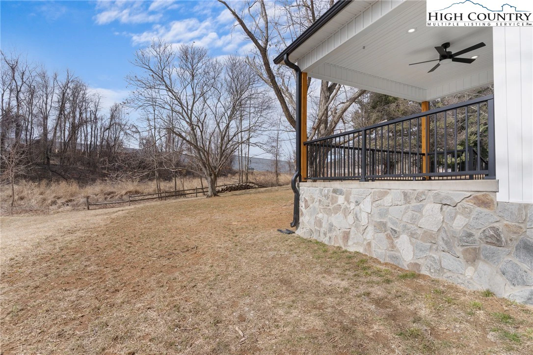 Image number 13 for the current listing