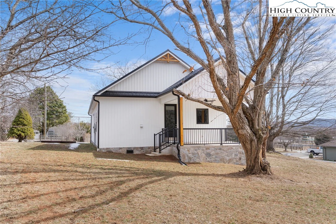 Image number 15 for the current listing