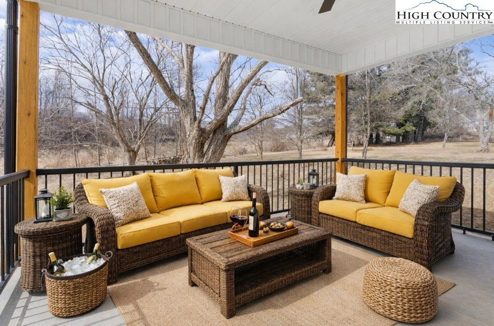 Image number 8 for the current listing