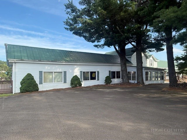 Image number 7 for the current listing