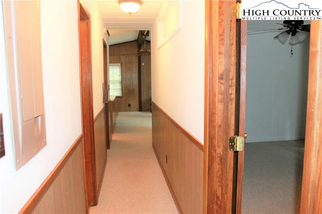 Image number 14 for the current listing