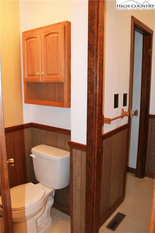 Image number 2 for the current listing