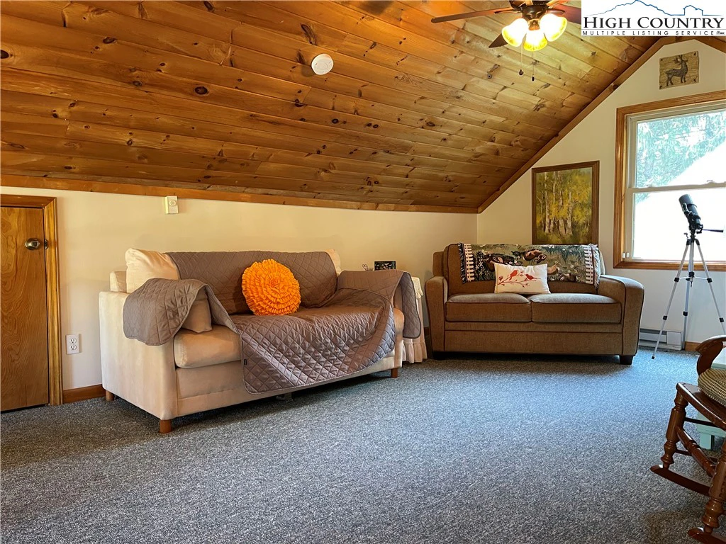 Image number 3 for the current listing
