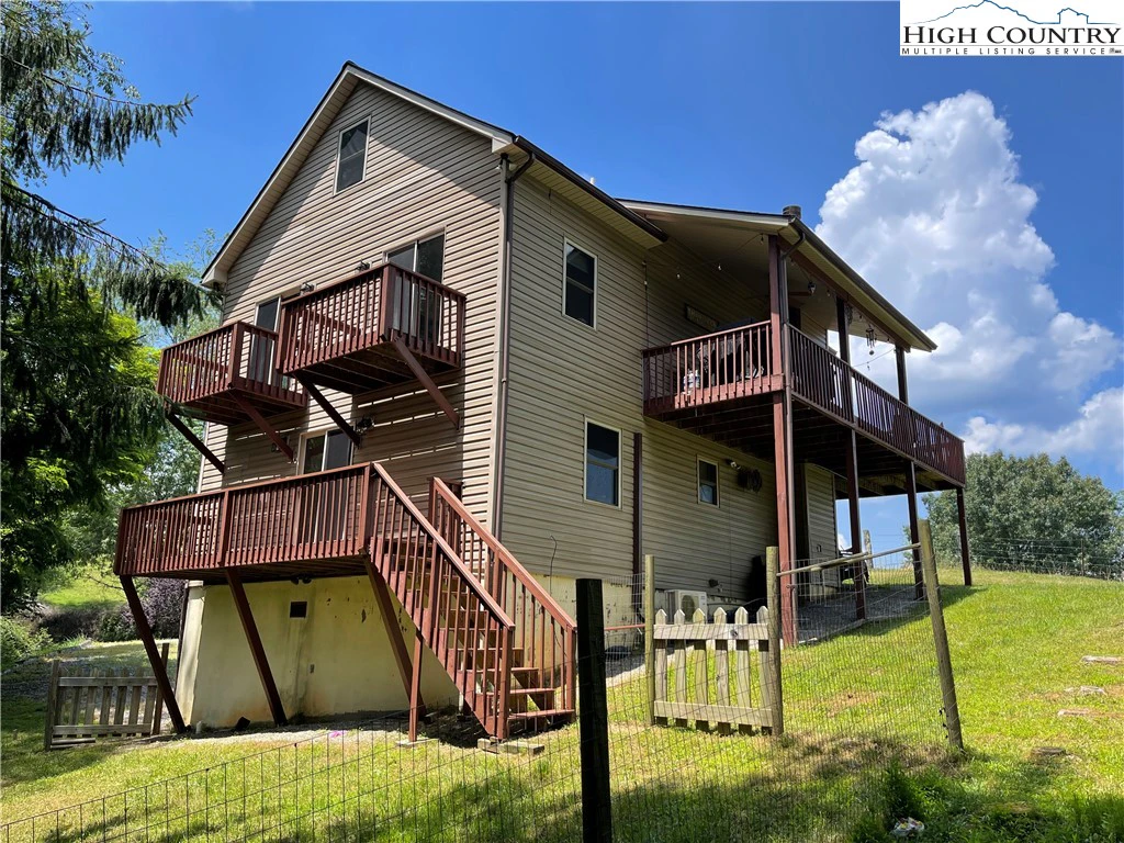 Image number 19 for the current listing