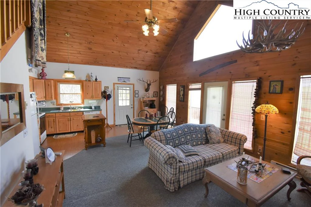 Image number 2 for the current listing