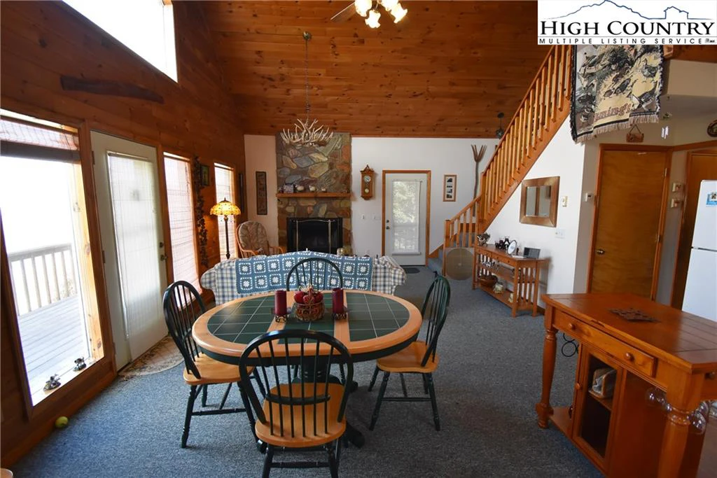 Image number 16 for the current listing