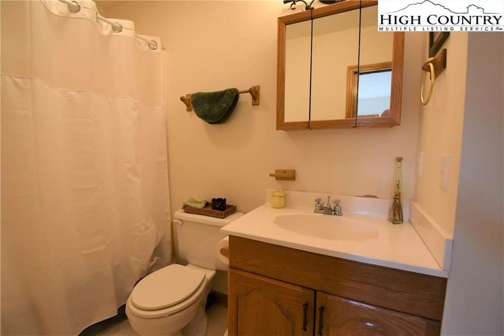 Image number 10 for the current listing