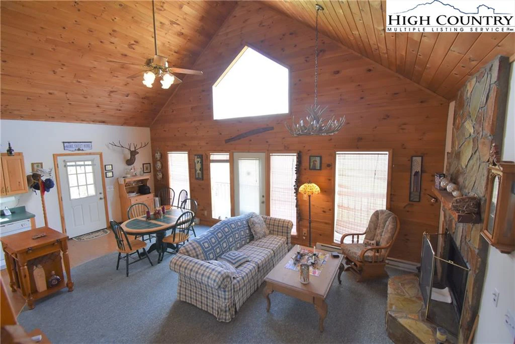 Image number 3 for the current listing
