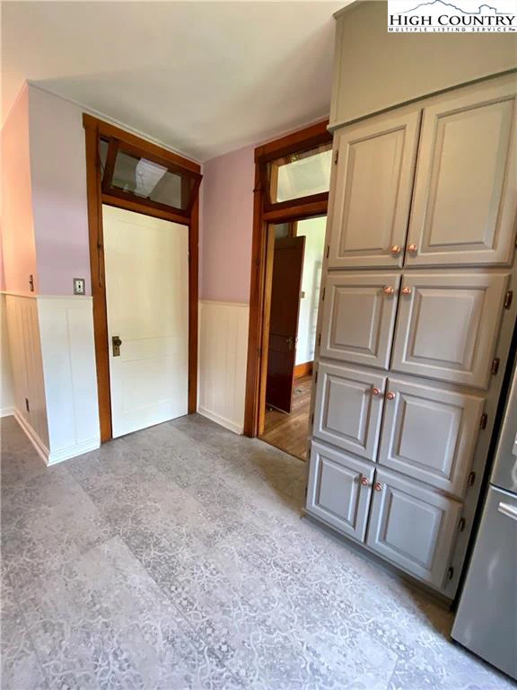 Image number 4 for the current listing