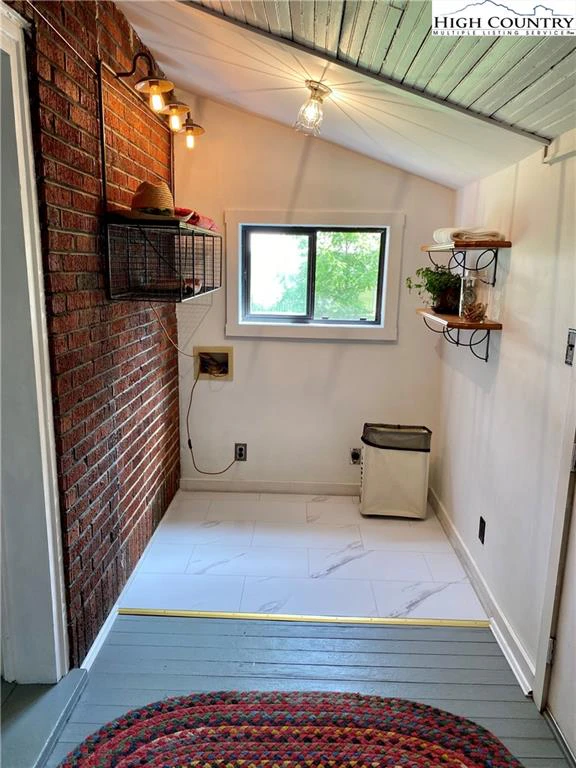 Image number 10 for the current listing
