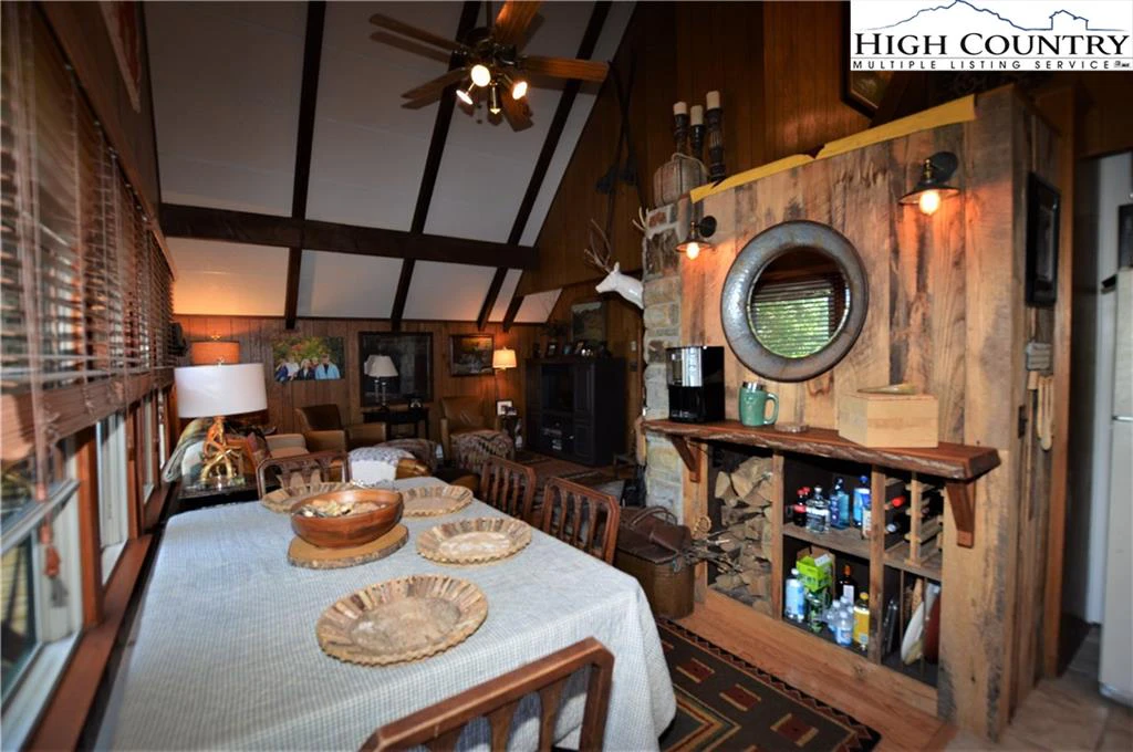 Image number 20 for the current listing