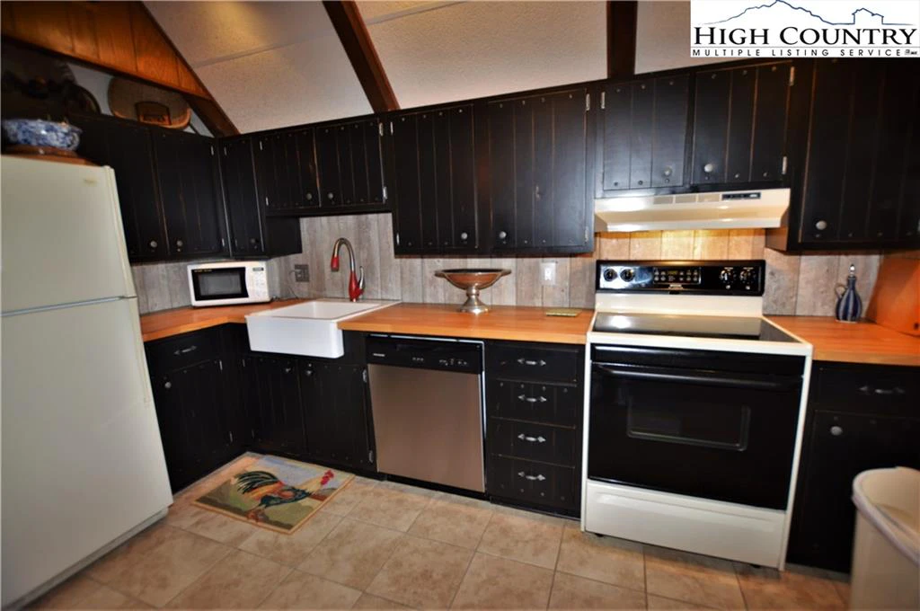 Image number 19 for the current listing