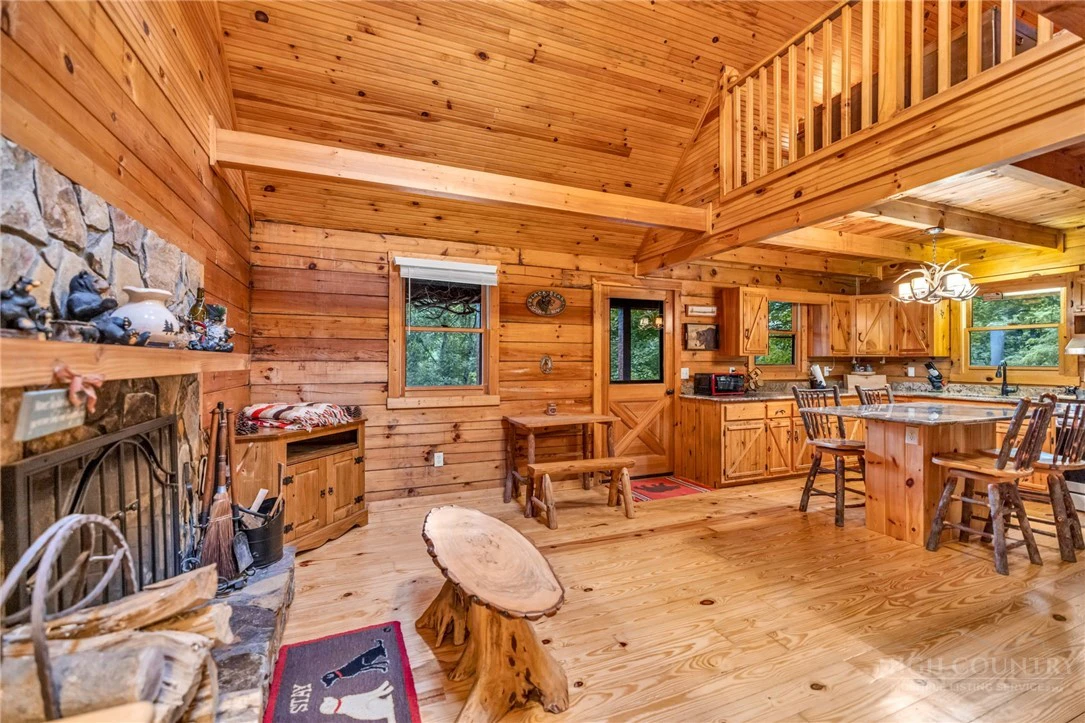 Image number 8 for the current listing