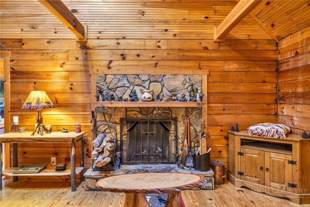 Image number 9 for the current listing