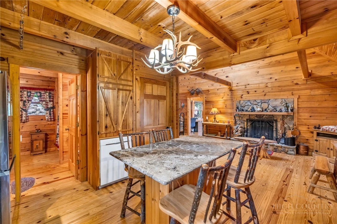 Image number 13 for the current listing