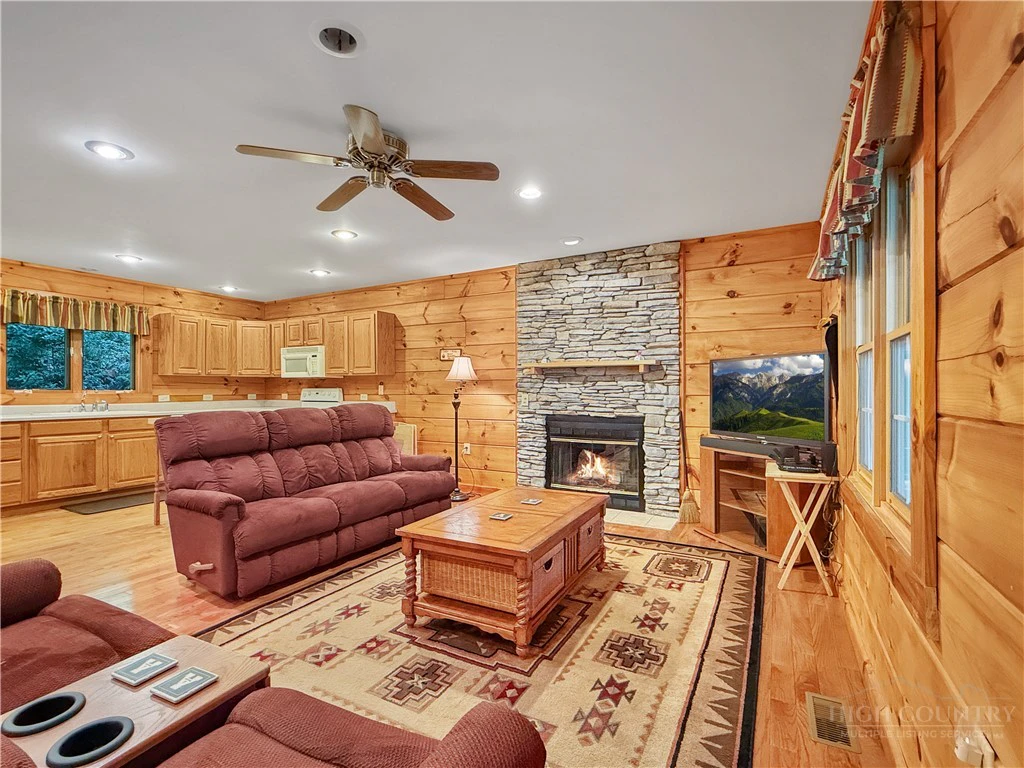 Image number 6 for the current listing