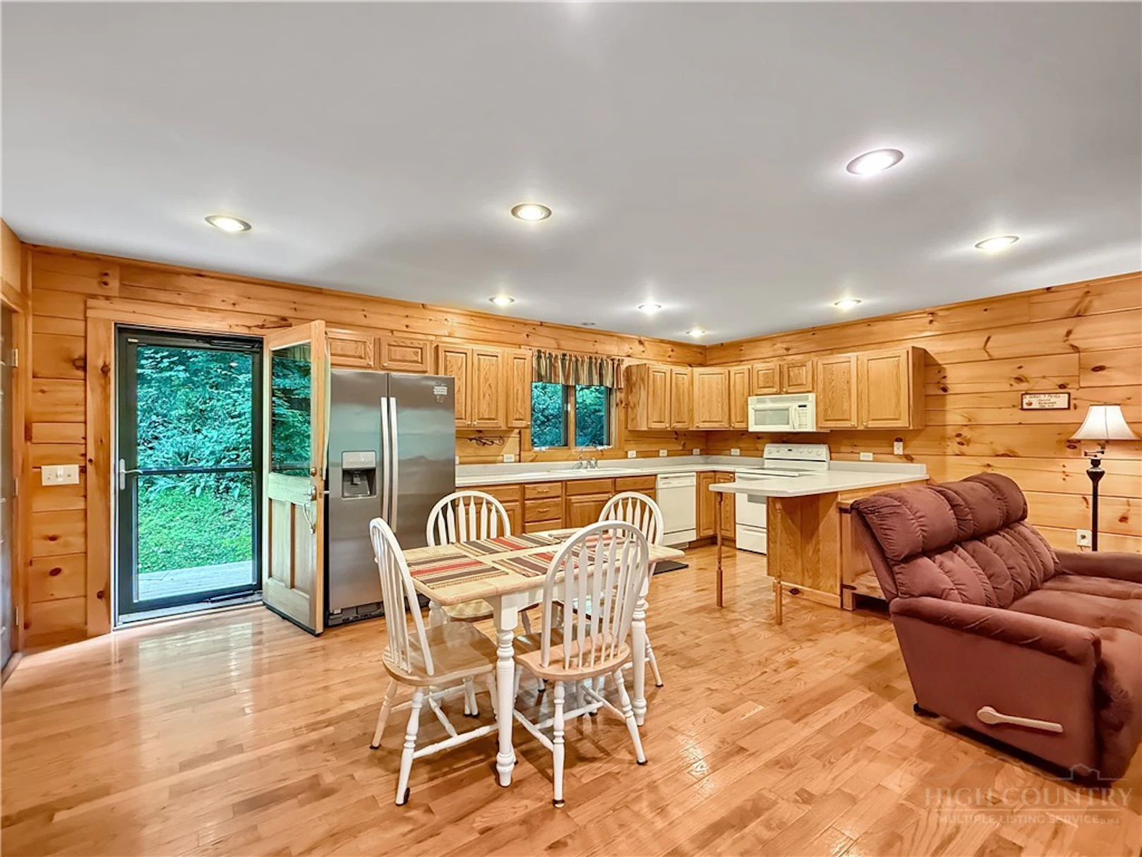 Image number 8 for the current listing