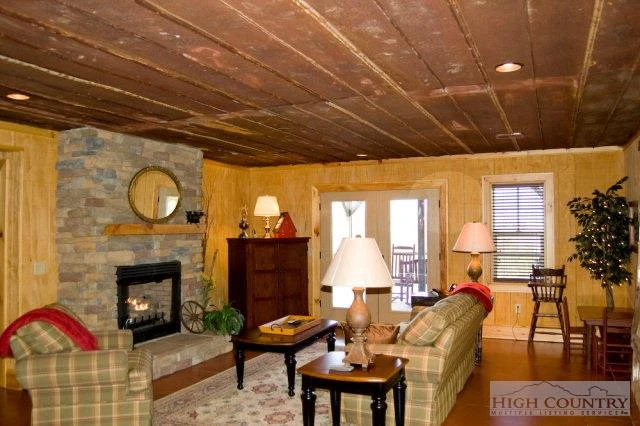 Image number 10 for the current listing