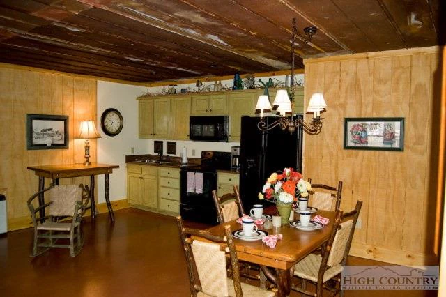 Image number 3 for the current listing