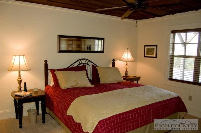 Image number 5 for the current listing