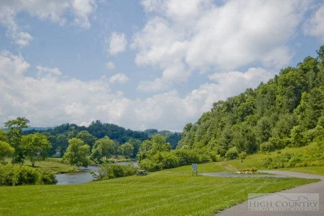 Image number 7 for the current listing