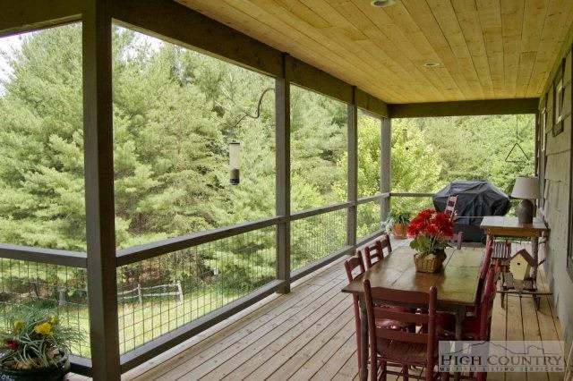 Image number 9 for the current listing