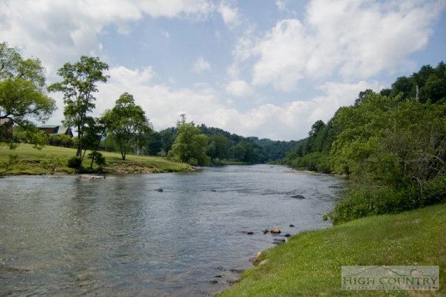 Image number 12 for the current listing