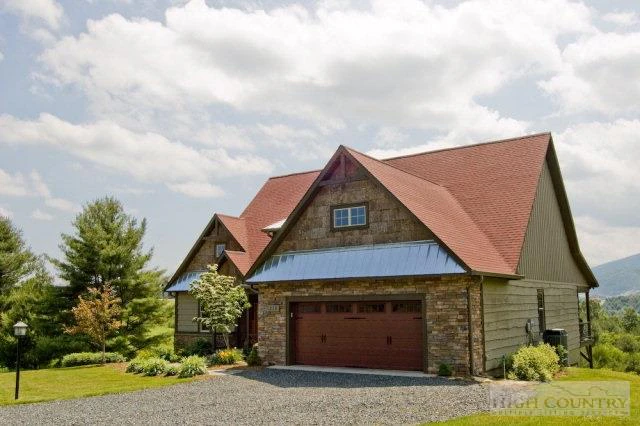 Image number 16 for the current listing