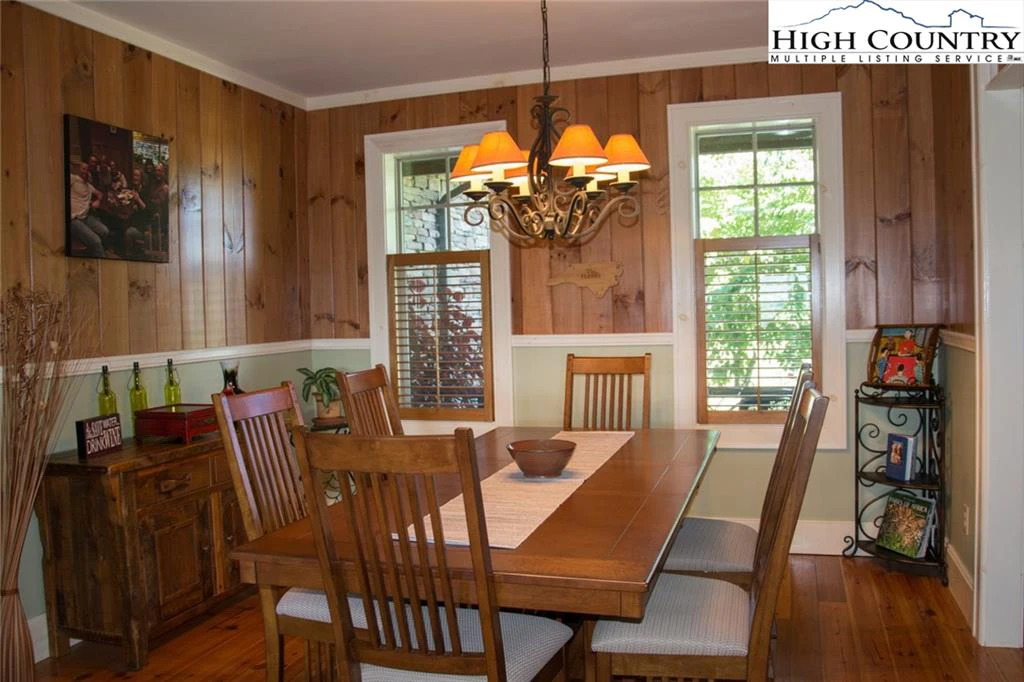 Image number 20 for the current listing