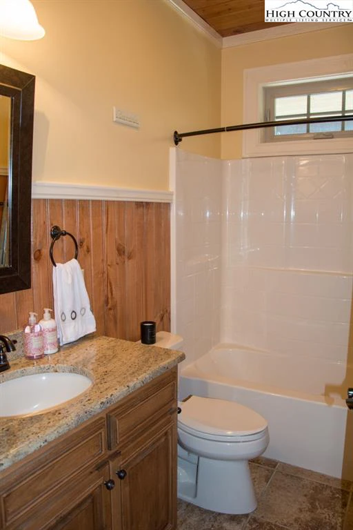 Image number 5 for the current listing