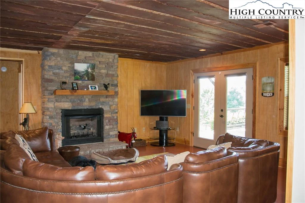 Image number 7 for the current listing