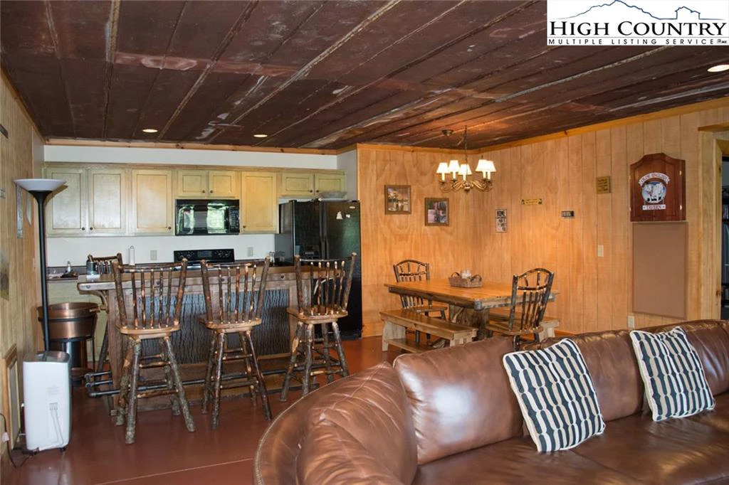 Image number 8 for the current listing