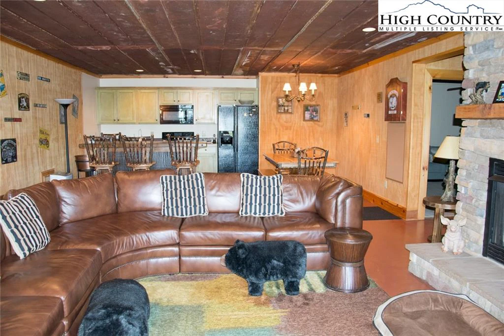 Image number 9 for the current listing
