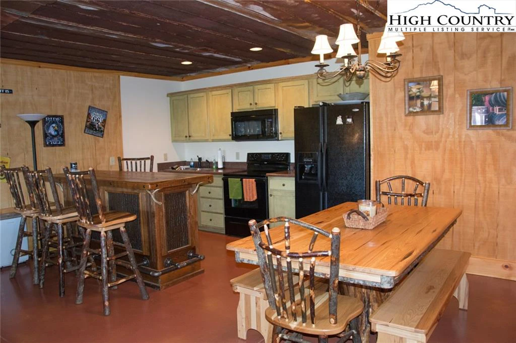 Image number 2 for the current listing