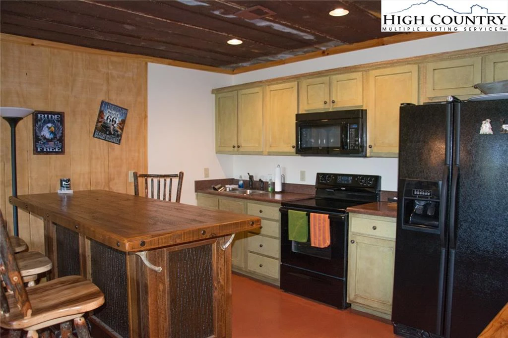 Image number 11 for the current listing