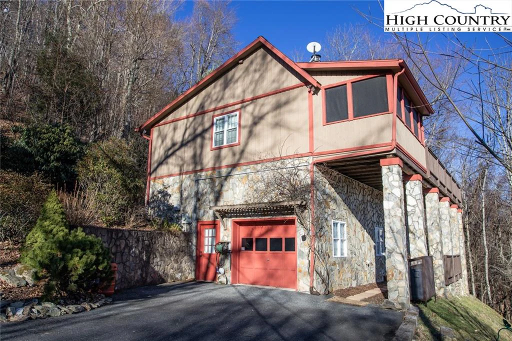 Image number 15 for the current listing