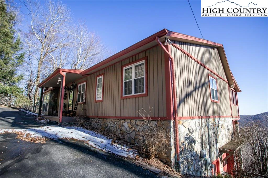 Image number 17 for the current listing