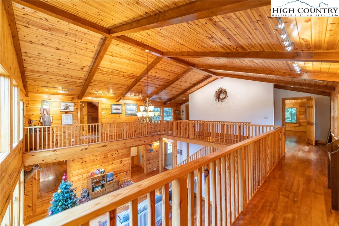 Image number 3 for the current listing