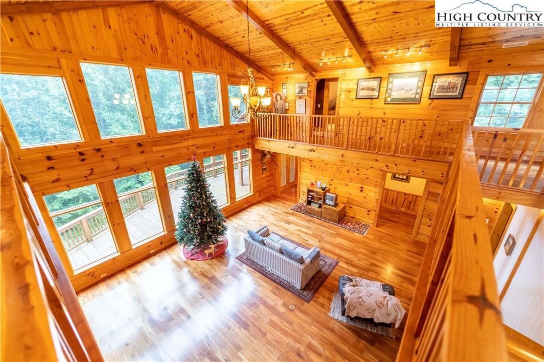 Image number 4 for the current listing