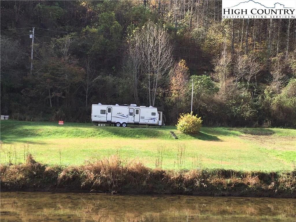 Image number 1 for the current listing