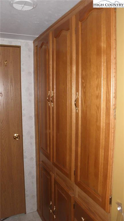 Image number 12 for the current listing