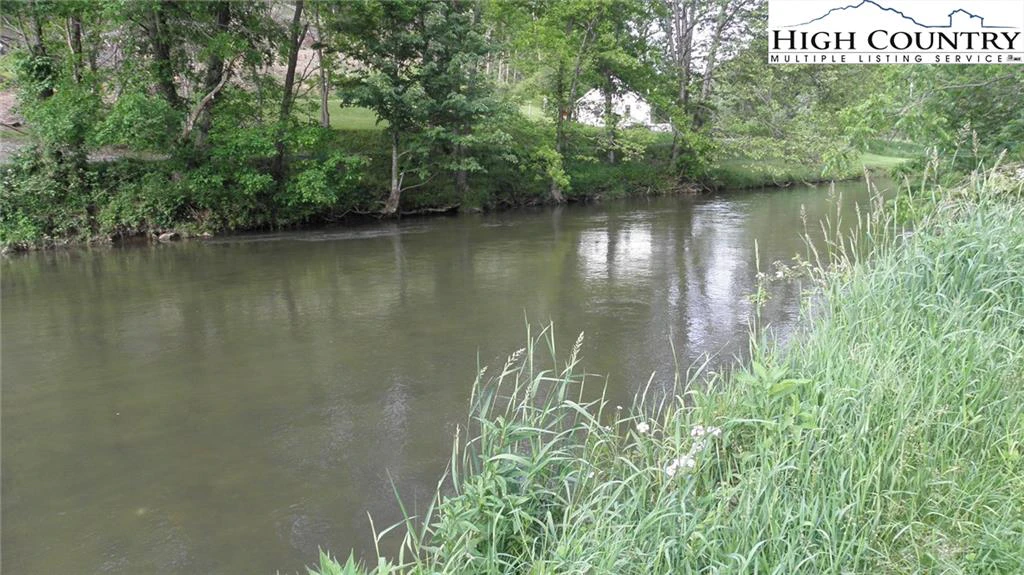 Image number 4 for the current listing