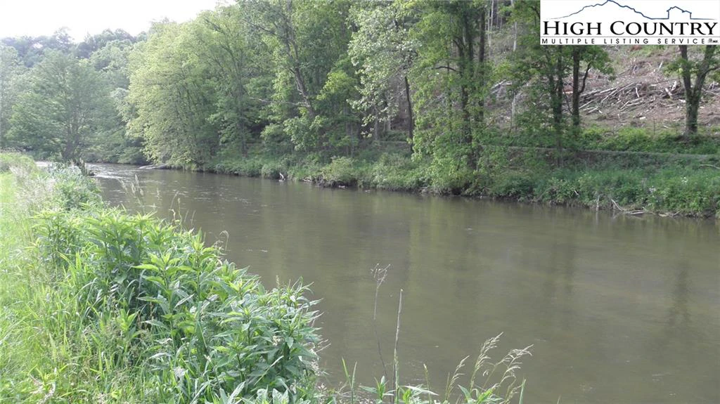 Image number 19 for the current listing
