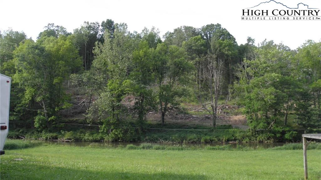 Image number 18 for the current listing